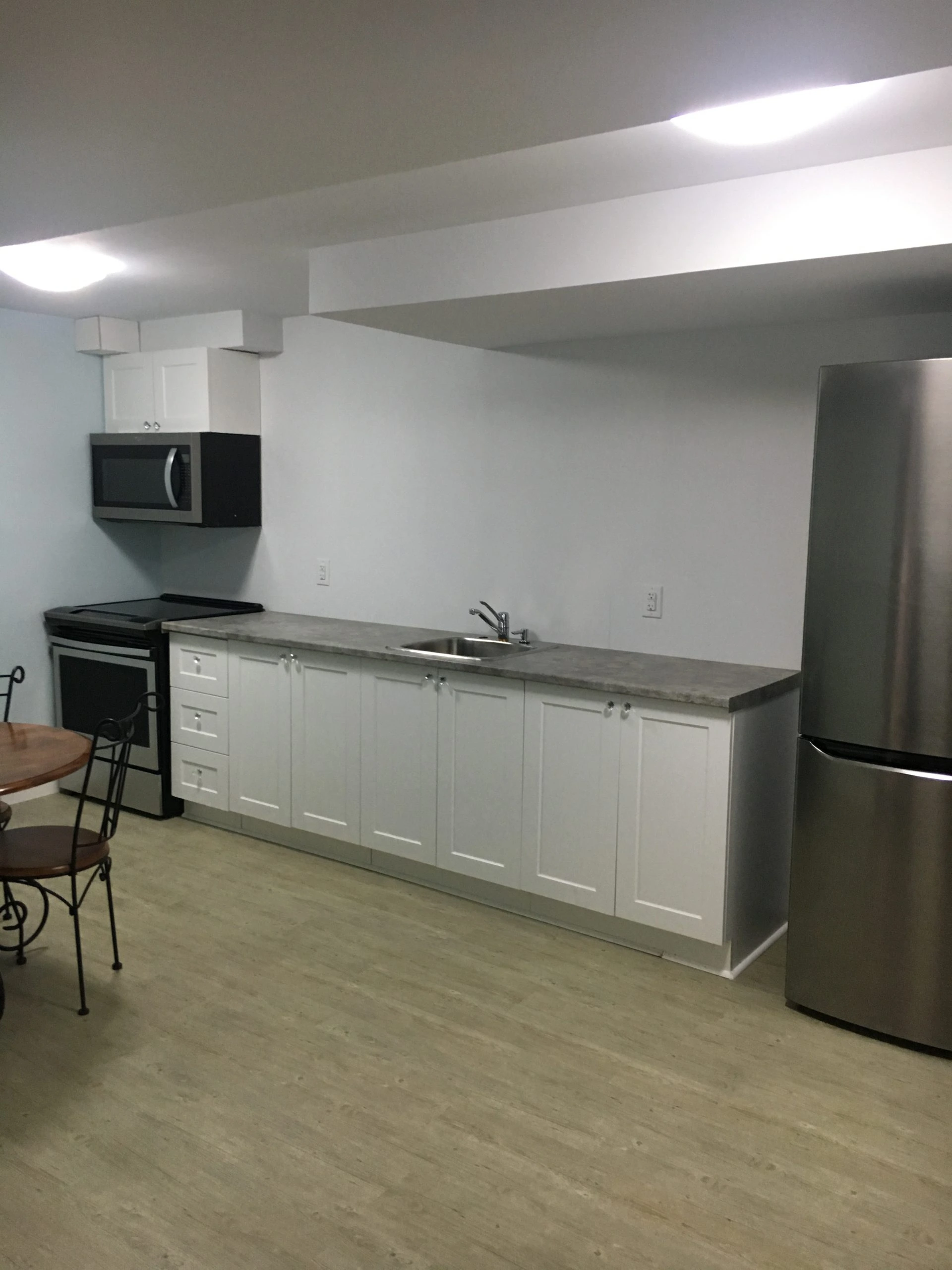 Seaside stove fridge