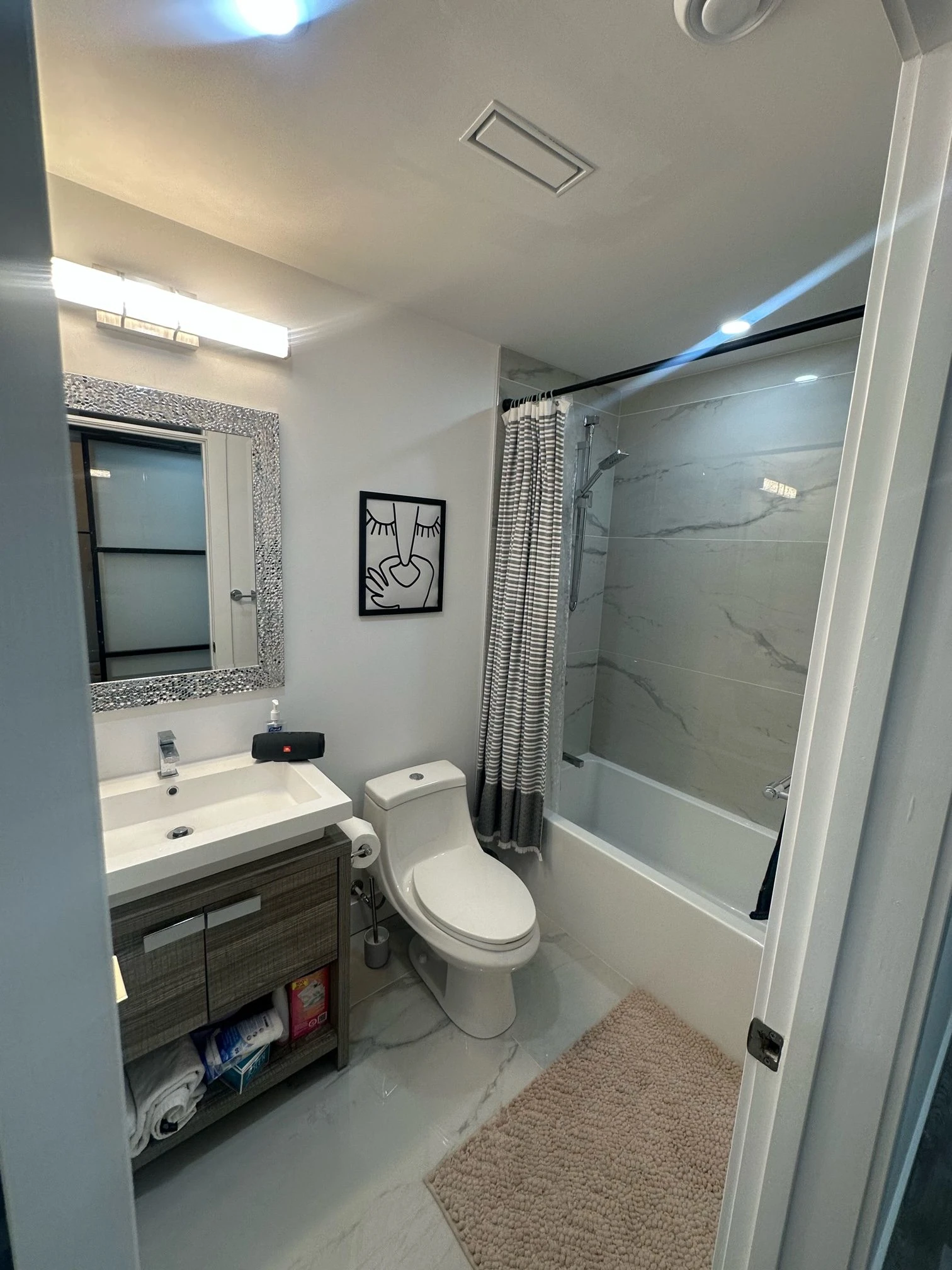 Hadrian Unit 1 Bathroom