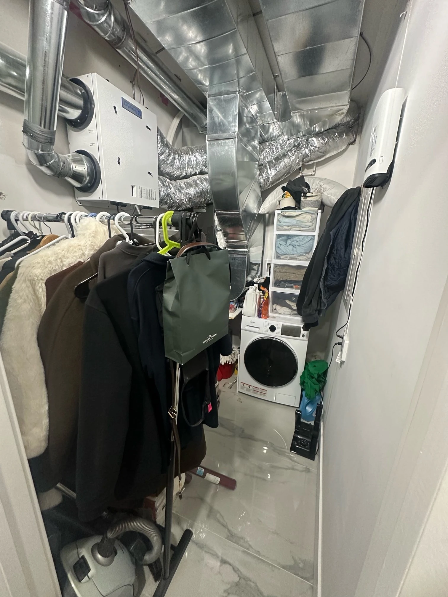 Hadrian Unit 1 Utility room